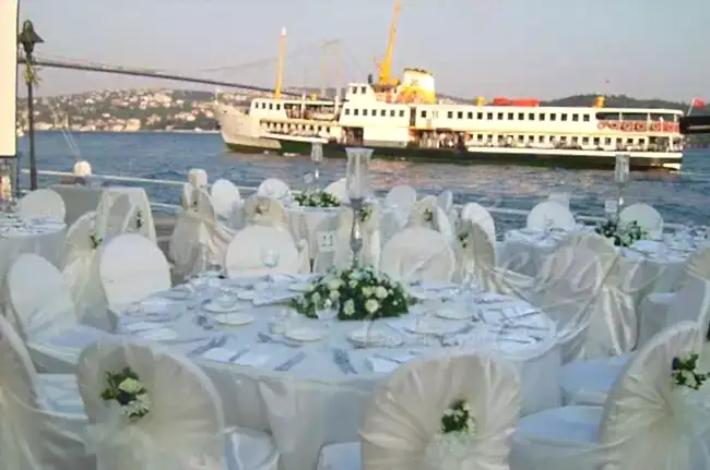 Masa Sandalye Süsleme